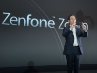 參數(shù)黨大愛(ài)，華碩手機(jī)兩款新力作閃耀CES