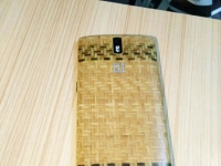 一加手機新后殼曝光：竟是涼席紋理