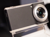 最強攝影手機CM1即將開賣，定價6300元