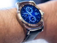 LG新智能表亮相MWC，外觀傳統(tǒng)支持4G