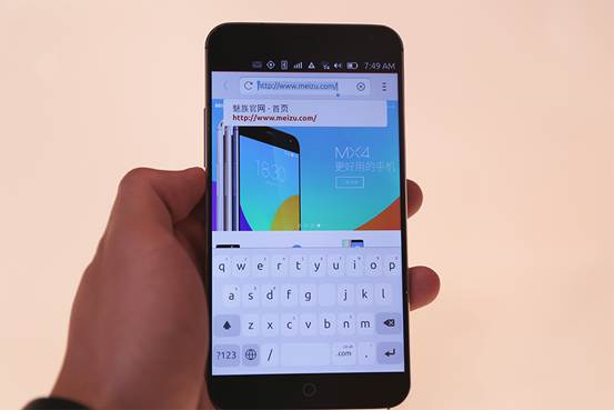 超流暢！Ubuntu版魅族MX4亮相MWC