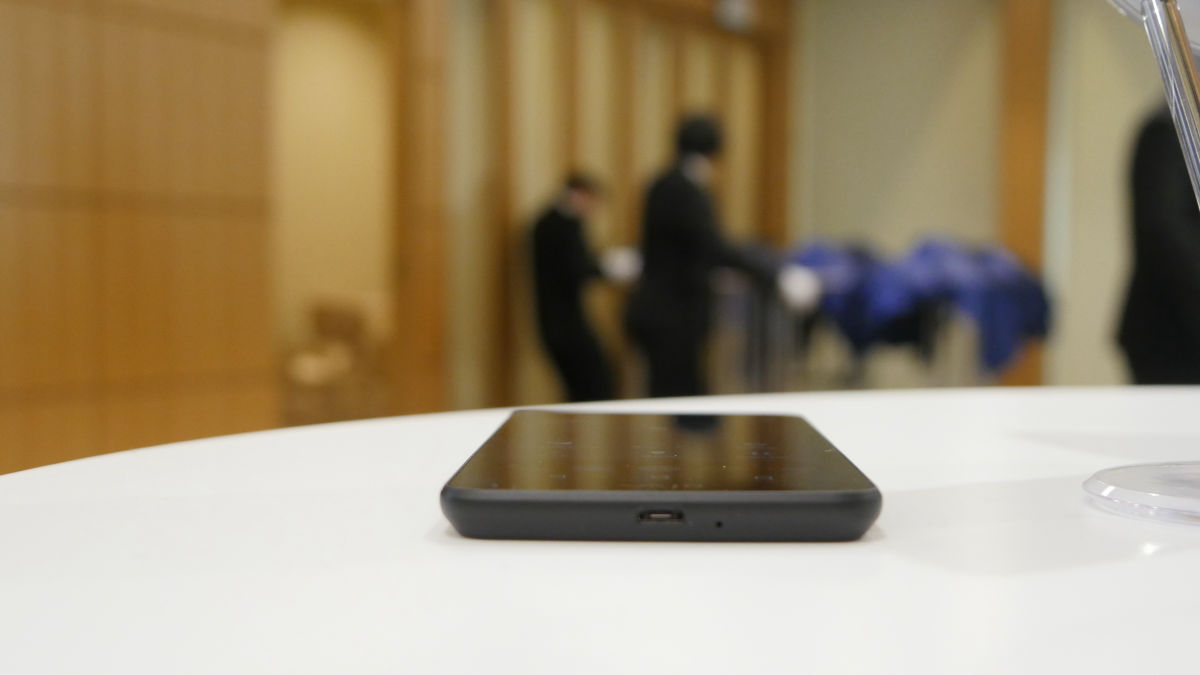 VAIO首款手機(jī)上市，配置一般卻不便宜