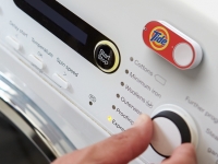 亞馬遜：懶癌患者太多，送你們Dash按鈕一鍵召喚日常消費(fèi)品