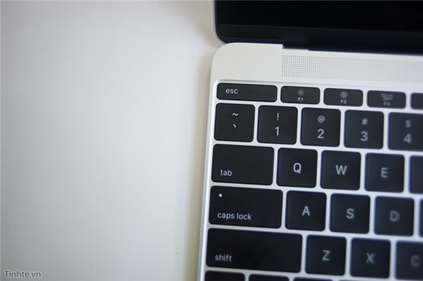 上市前偷跑了！蘋果12寸全新MacBook開箱