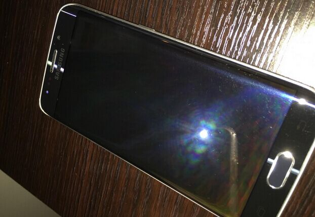 傷不起！新買三星S6 Edge驚現(xiàn)各種傷痕