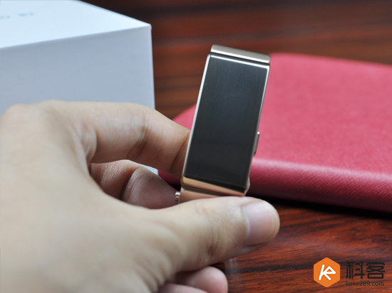 精致商務范，華為手環(huán)B2開箱圖賞