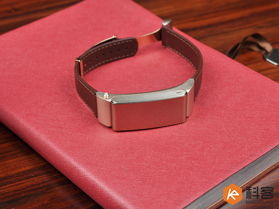 精致商務范，華為手環(huán)B2開箱圖賞