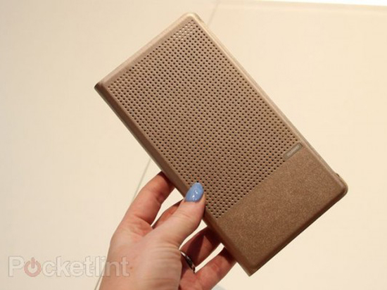 華為版Dot View？P8保護(hù)套引外媒吐槽