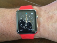 沒見過吧？蘋果或推紅色運(yùn)動(dòng)版Apple Watch