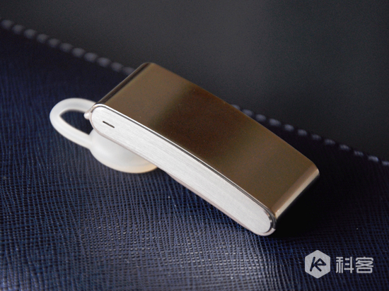 運(yùn)動商務(wù)兩相宜 華為手環(huán)B2評測