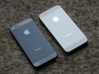 二手iPhone搶不到，服務(wù)器癱瘓?zhí)鸨?>&nbsp;</a></div>
                                    <div   id=