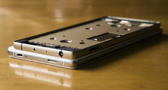 無(wú)邊框碾壓樂(lè)視！nubia Z9再曝真機(jī)照