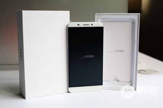 顏值能讓人窒息？樂(lè)視超級(jí)手機(jī)1開(kāi)箱圖賞