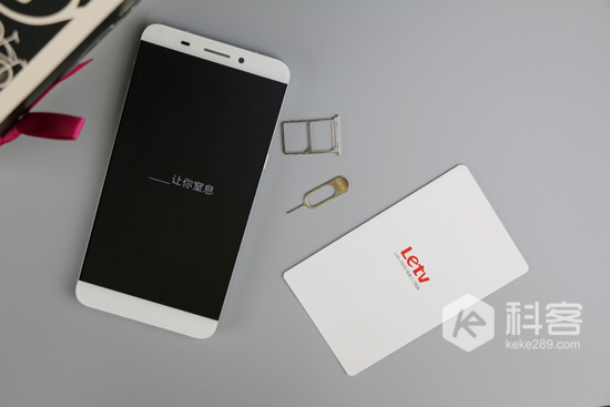 顏值能讓人窒息？樂(lè)視超級(jí)手機(jī)1開(kāi)箱圖賞