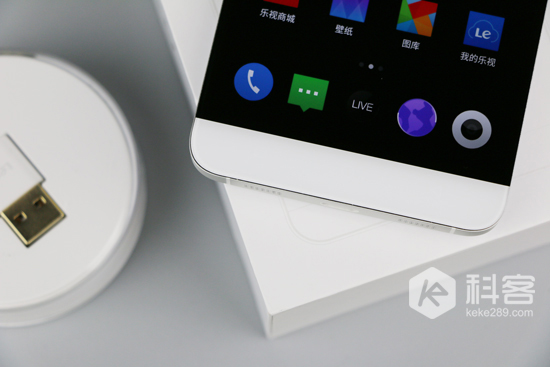 顏值能讓人窒息？樂(lè)視超級(jí)手機(jī)1開(kāi)箱圖賞