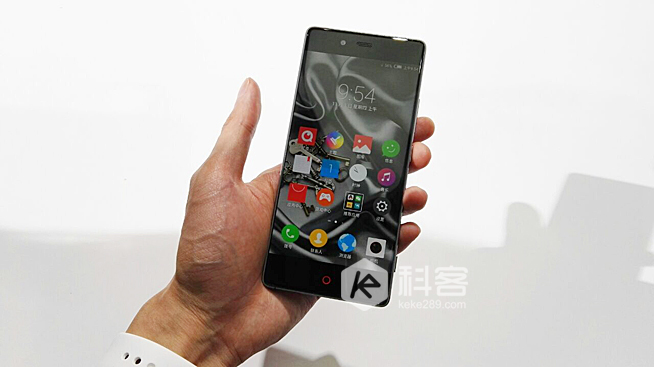 無邊框旗艦發(fā)布，nubia Z9現(xiàn)場實拍