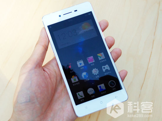 2499元起，全金屬OPPO R7和R7 Plus上手