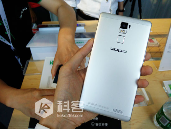 2499元起，全金屬OPPO R7和R7 Plus上手