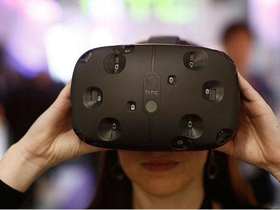 戴上高逼格！HTC的虛擬現(xiàn)實頭盔終于到手了