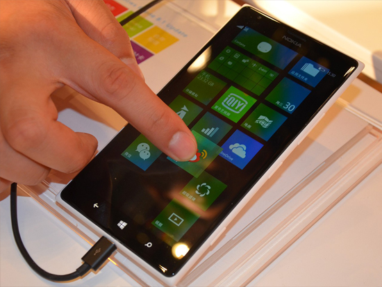 沒旗艦機(jī)真不行，WP美國份額持續(xù)崩潰