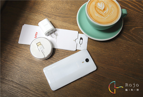 美到窒息：樂(lè)視超級(jí)手機(jī)1 開(kāi)箱圖賞