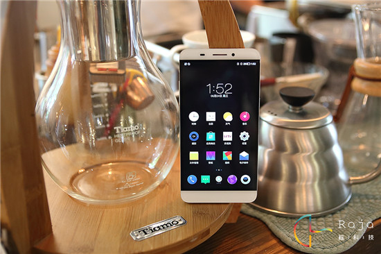 美到窒息：樂(lè)視超級(jí)手機(jī)1 開(kāi)箱圖賞