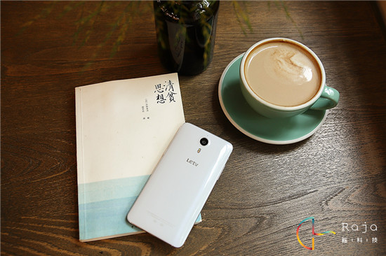 美到窒息：樂(lè)視超級(jí)手機(jī)1 開(kāi)箱圖賞