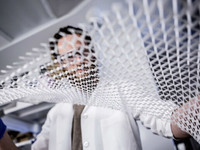 造?？纱┐髟O(shè)備  可拉伸屏幕&電池即將面世