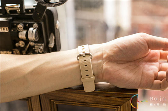 引領美學新風尚，榮耀zero手環(huán)開箱圖賞