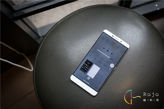 又要窒息了，樂視超級手機(jī)Max圖賞