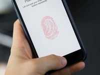 鳳姐周鴻祎撕X大戰(zhàn)？指紋手機(jī)成熱炒概念