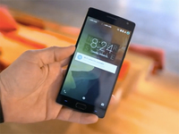 視頻：一加2手機(jī)開箱評測 手感仍舊那么棒