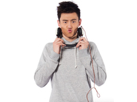 別舔屏了，跟著小鮮肉寧澤濤挑數(shù)碼裝備吧！