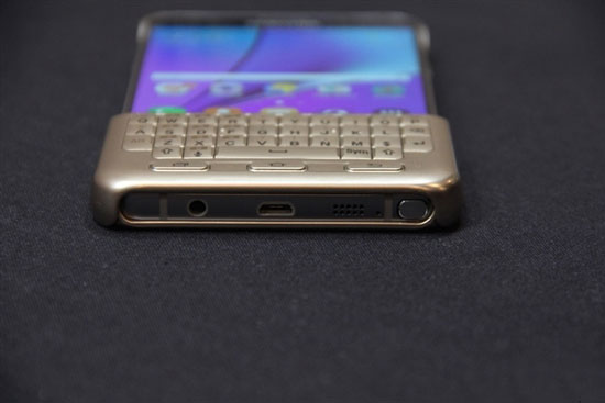 太神奇！三星推出全鍵盤智能手機(jī)