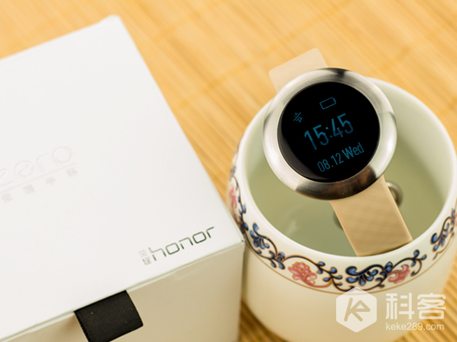 腕上精靈！華為榮耀手環(huán)zero開(kāi)箱圖賞