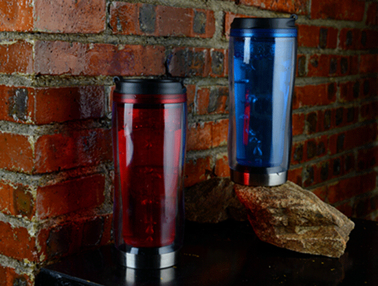 想喝卡布奇諾?有個(gè)噴氣智能水杯就能做到