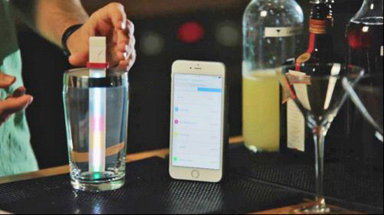 想喝雞尾酒?MixStik智能調酒棒一鍵搞定