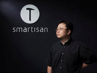 從精英機(jī)到屌絲機(jī)，羅永浩終于向草根妥協(xié)