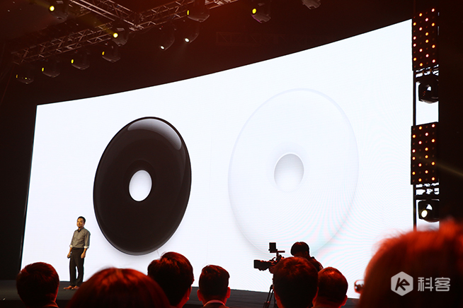 高圓圓聯(lián)名設(shè)計(jì)！華米Amazfit手環(huán)發(fā)布：售價(jià)299元起