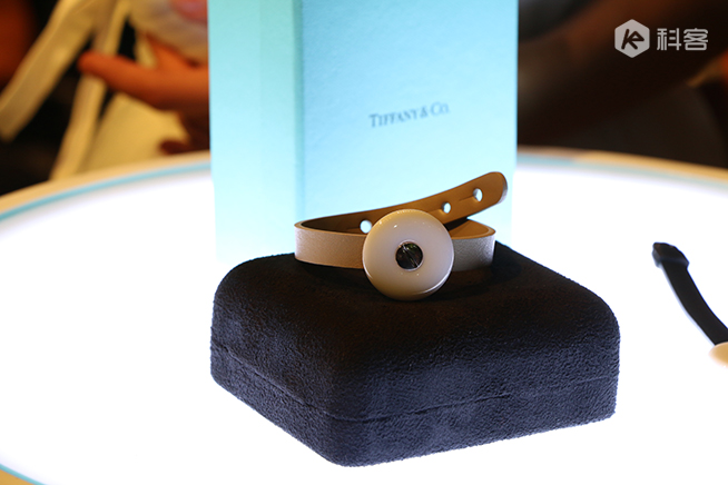 高圓圓聯(lián)名設(shè)計(jì)！華米Amazfit手環(huán)發(fā)布：售價(jià)299元起