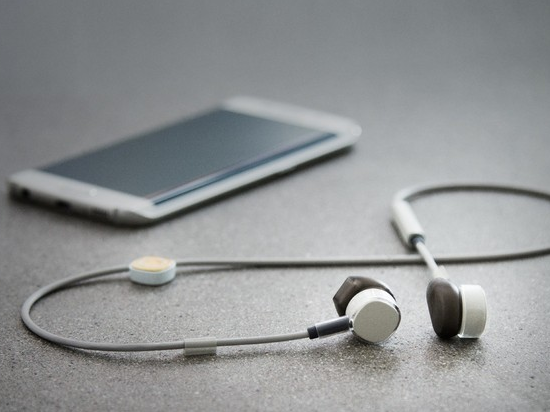 Pugz藍(lán)牙耳機(jī)：直接手機(jī)充電還超省電！