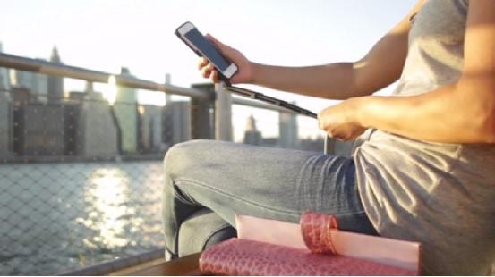 最新自拍神棍 SnapStyk手機保護套內(nèi)置自拍桿