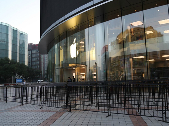 iPhone 6s首發日：沒人排隊，黃牛價炒不起