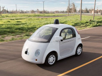 谷歌無人車：不單干，但不透露更多計劃