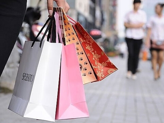 中國(guó)人全球瘋狂購(gòu)物，遭批：幼稚！