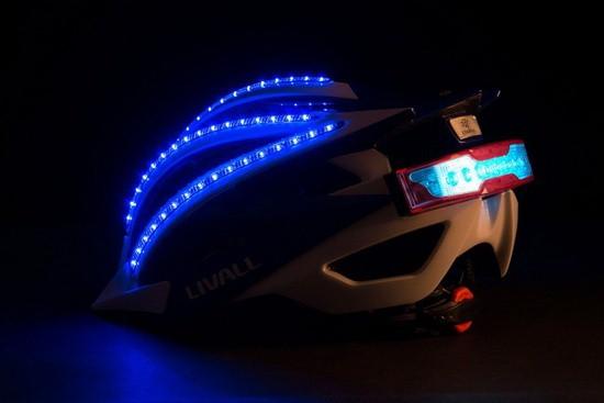 這款自行車頭盔竟然能接電話？