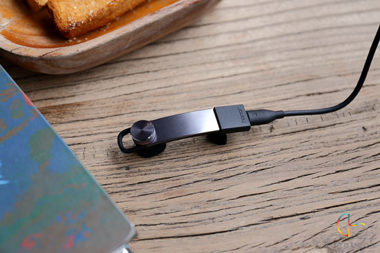 榮耀小口哨賞：長得像口哨的智能藍(lán)牙耳機