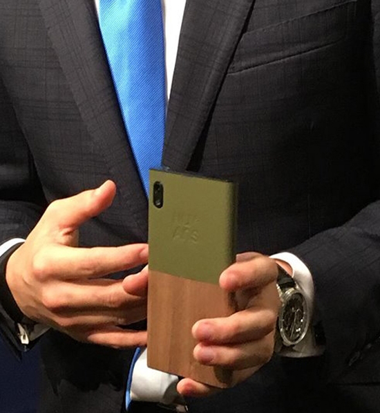 脫離老東家索尼！VAIO發(fā)布Win 10手機(jī)