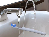 Rinser噴泉牙刷：沒(méi)有漱口杯也能刷牙