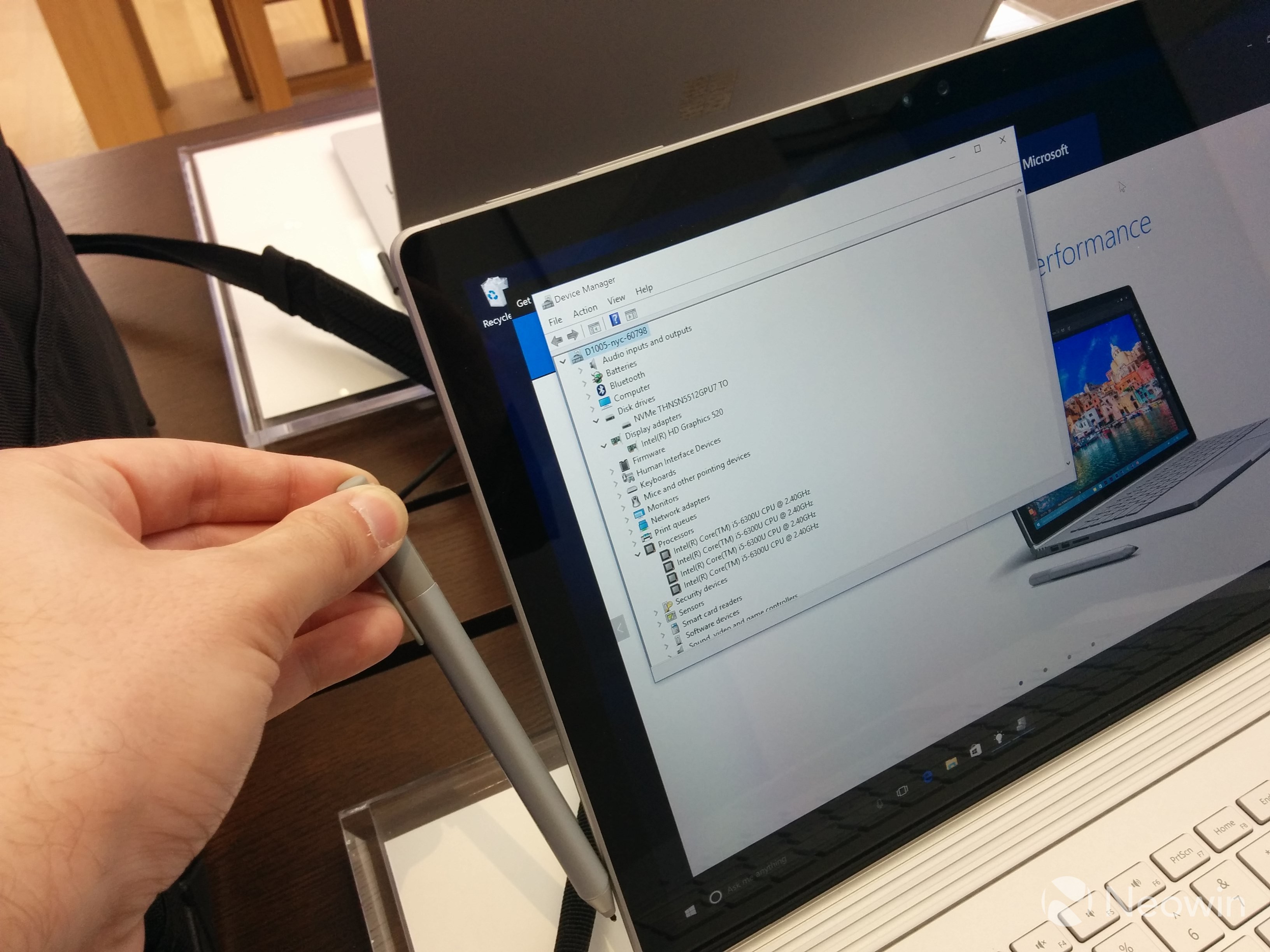 比蘋果Apple Store更氣派！全球最大微軟旗艦店開業